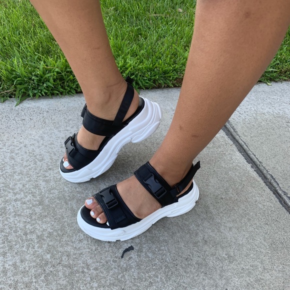 “Sporty” Buckle Platform Sandals - Black - Picture 2 of 8
